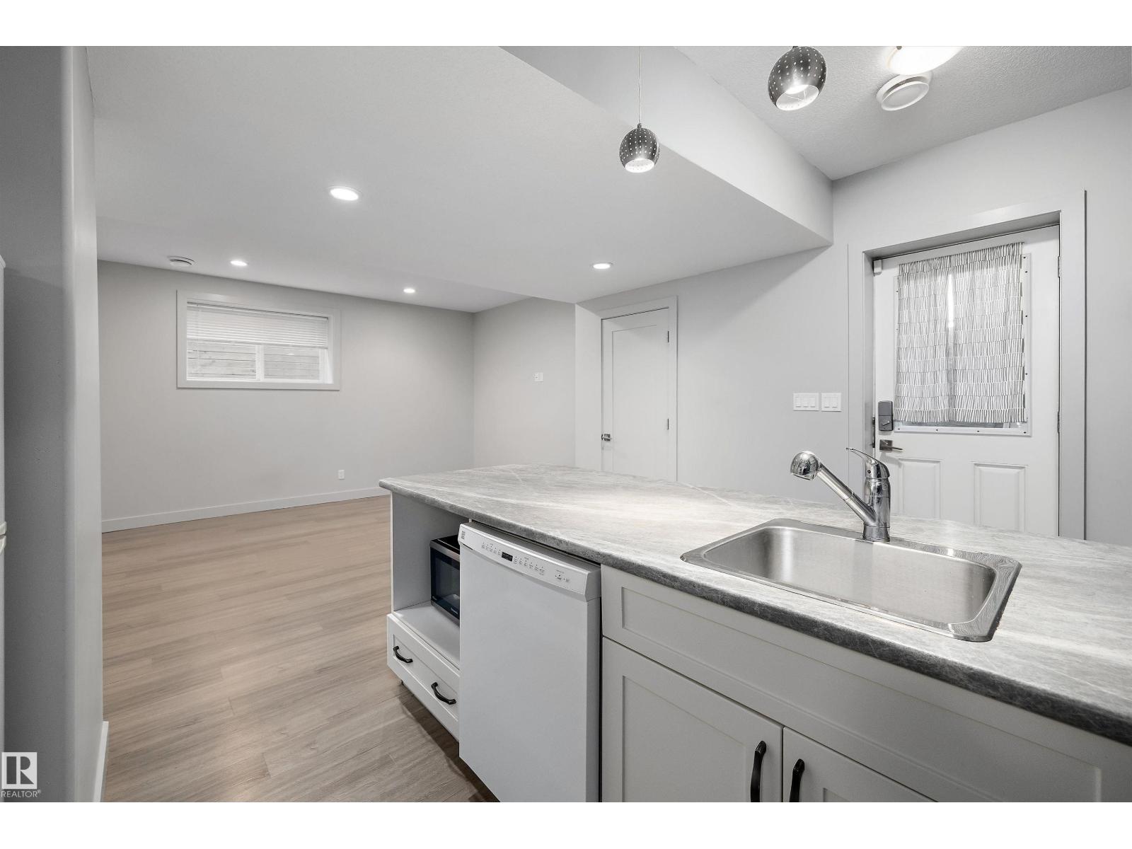 11534 122 ST NW - 49