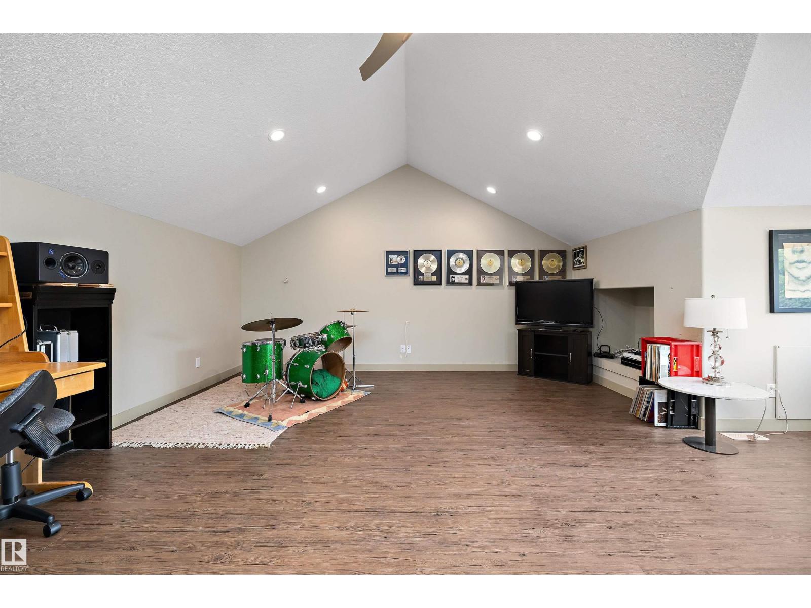 11534 122 ST NW - 42