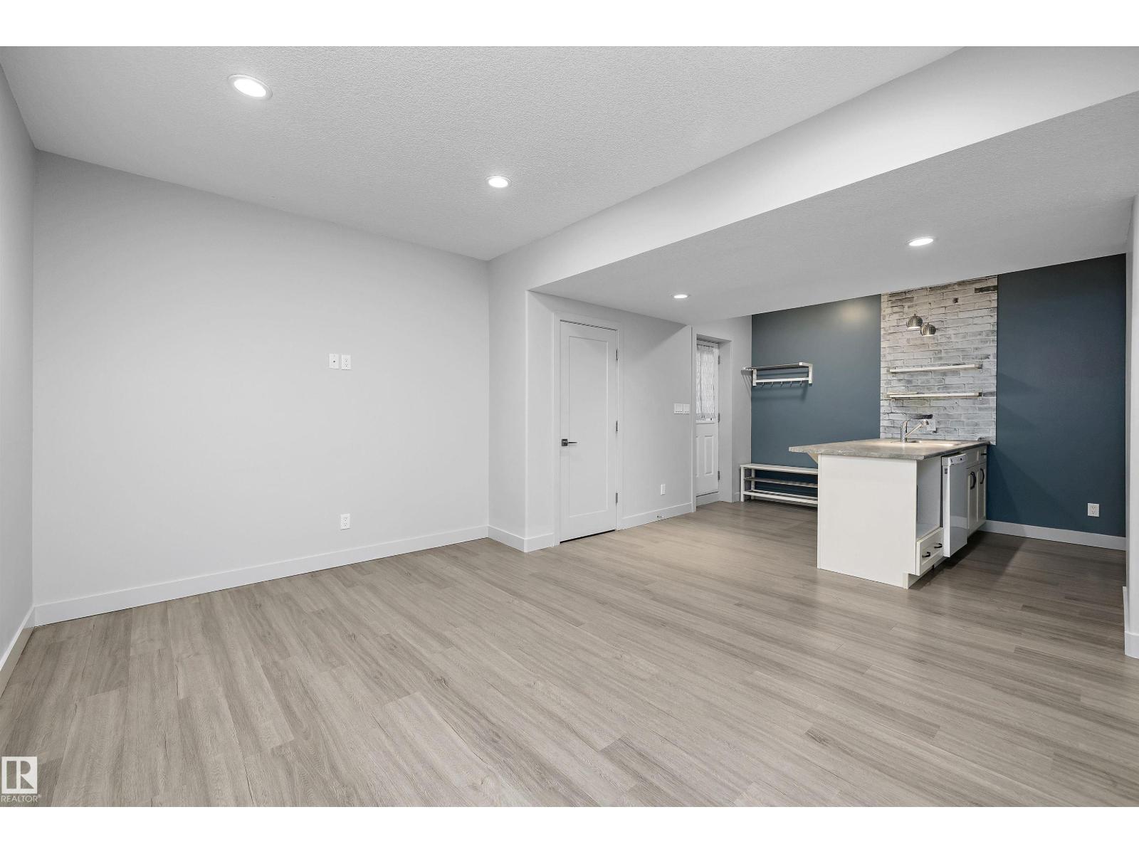11534 122 ST NW - 44