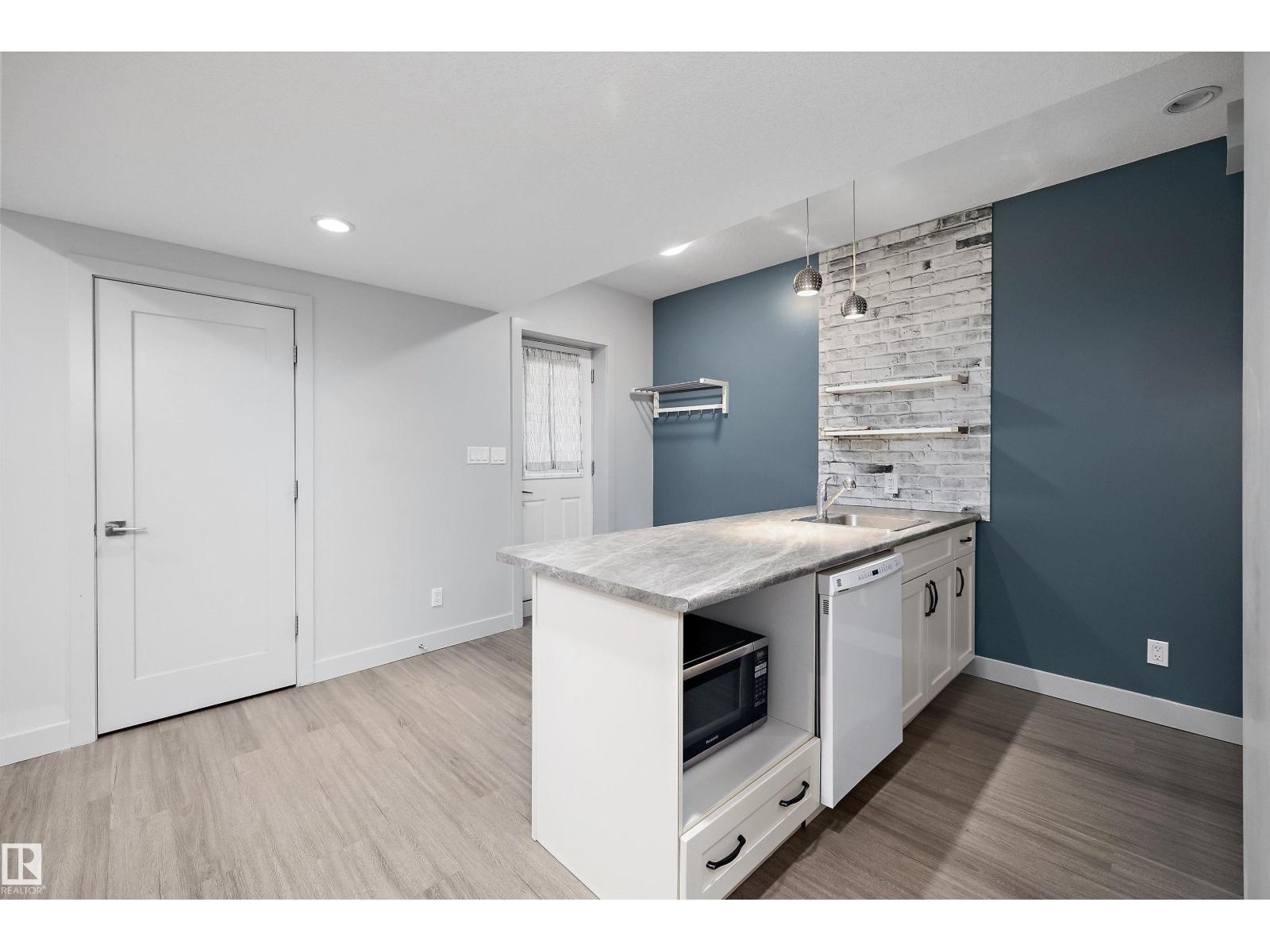 11534 122 ST NW - 47