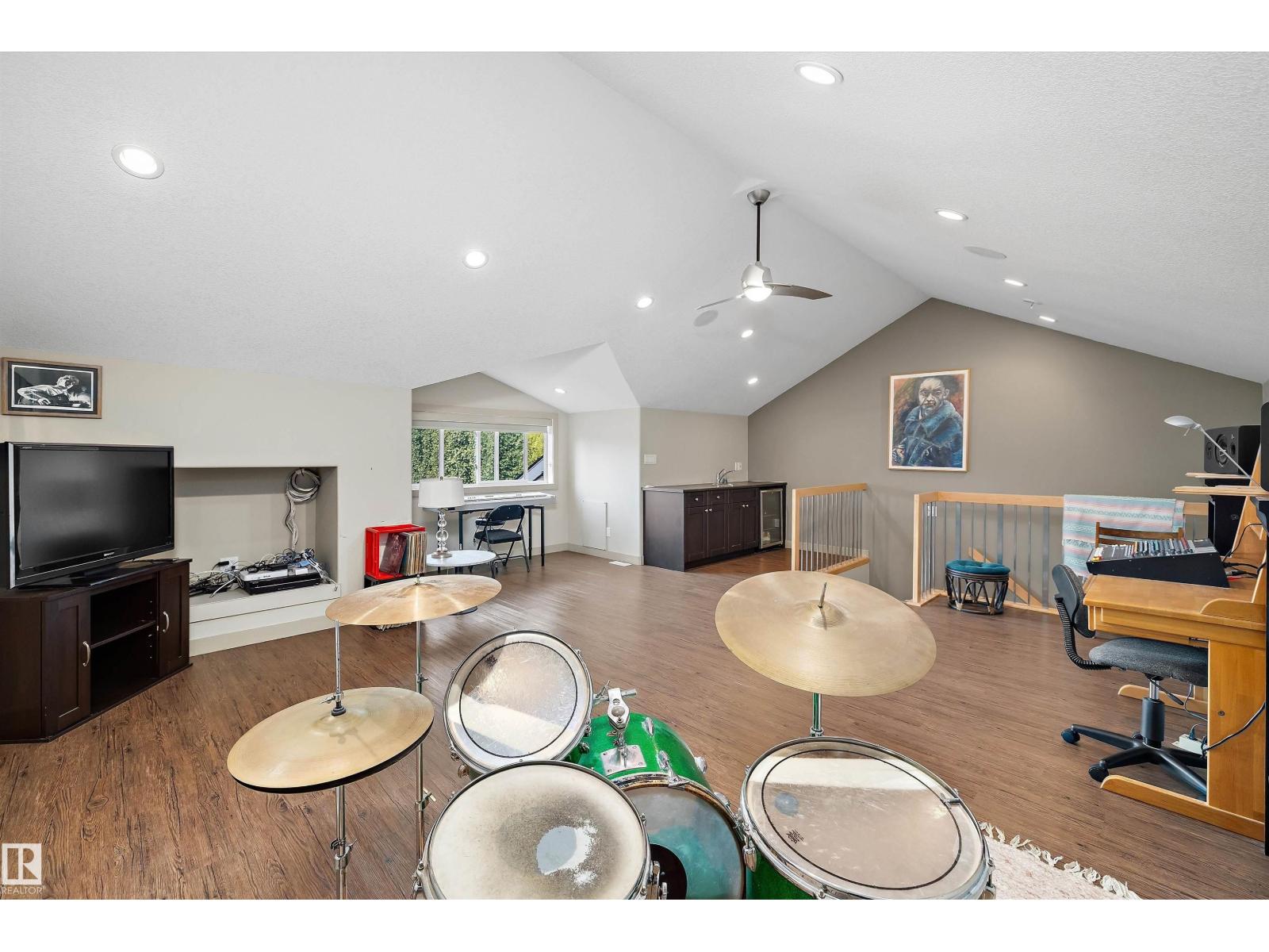 11534 122 ST NW - 40