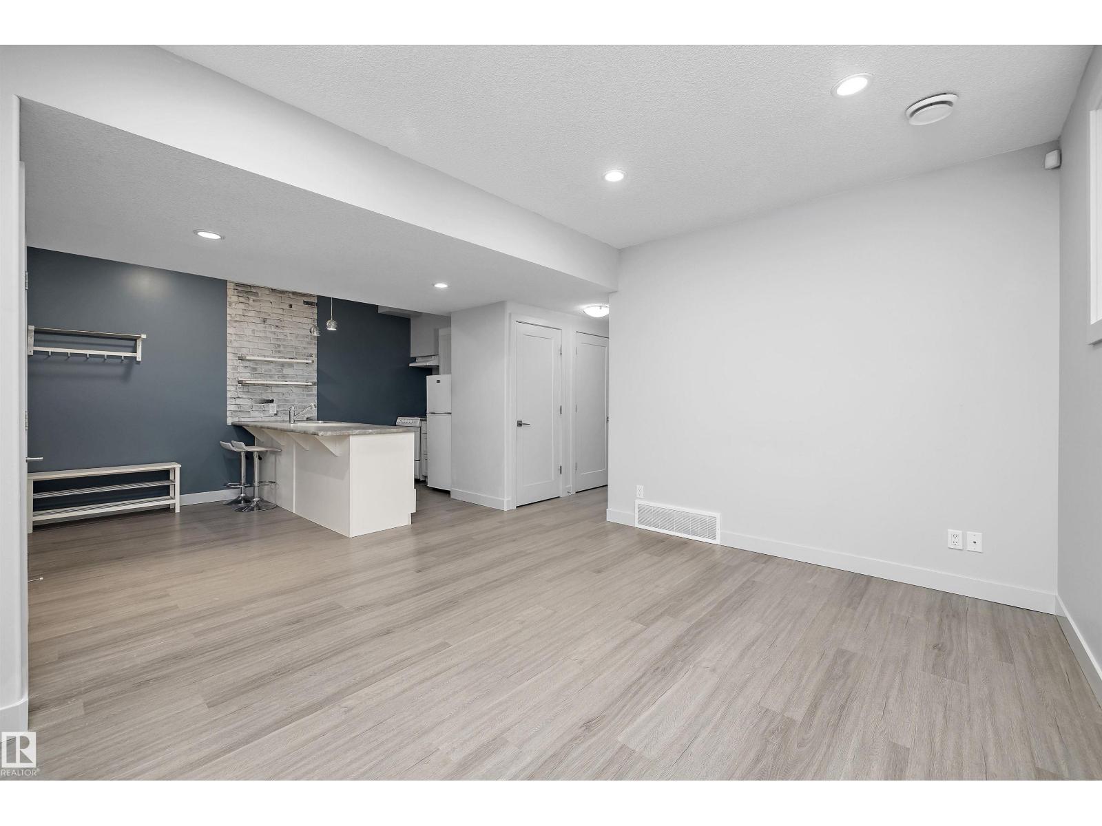 11534 122 ST NW - 45