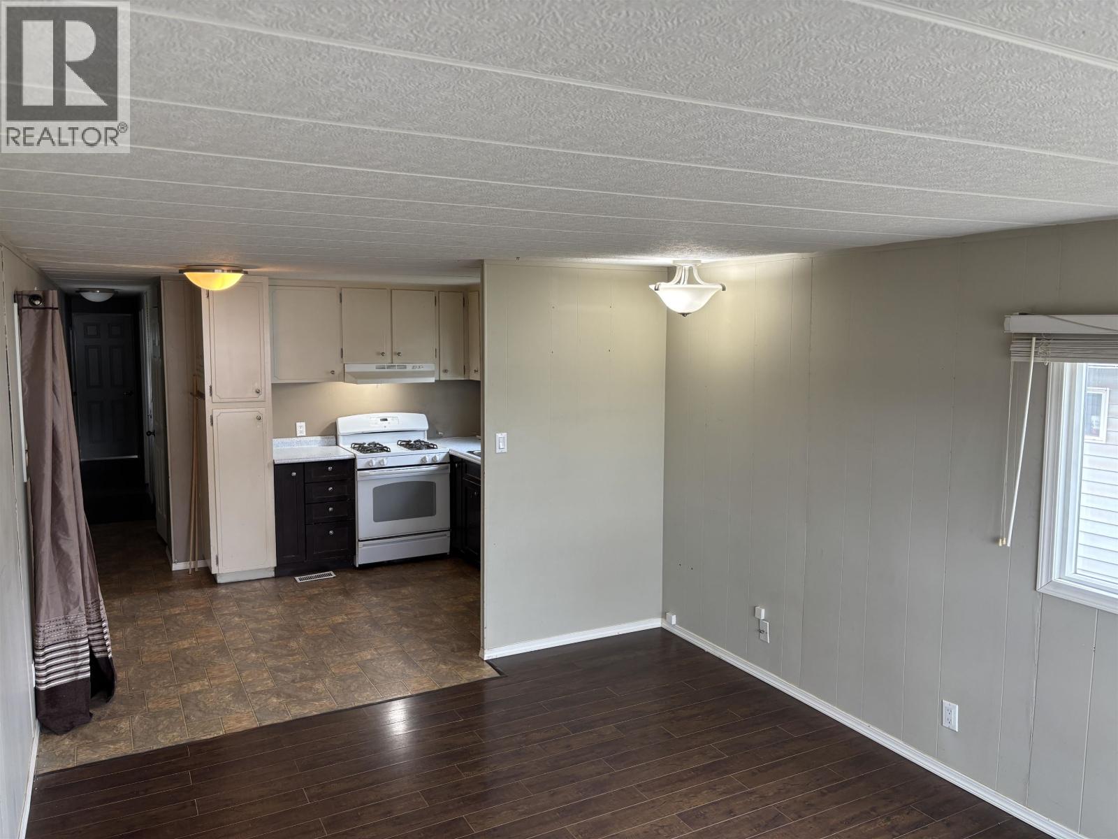 #26 2091 E 16 HIGHWAY - 7