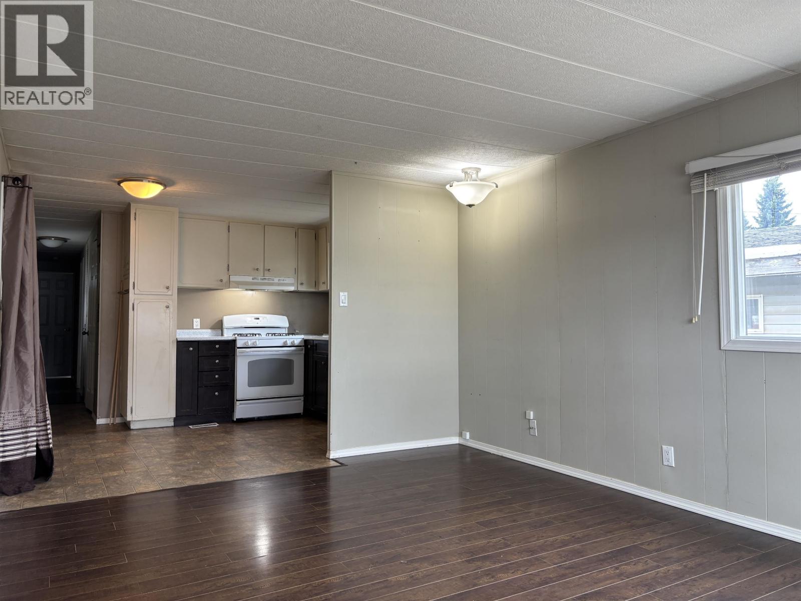 #26 2091 E 16 HIGHWAY - 8