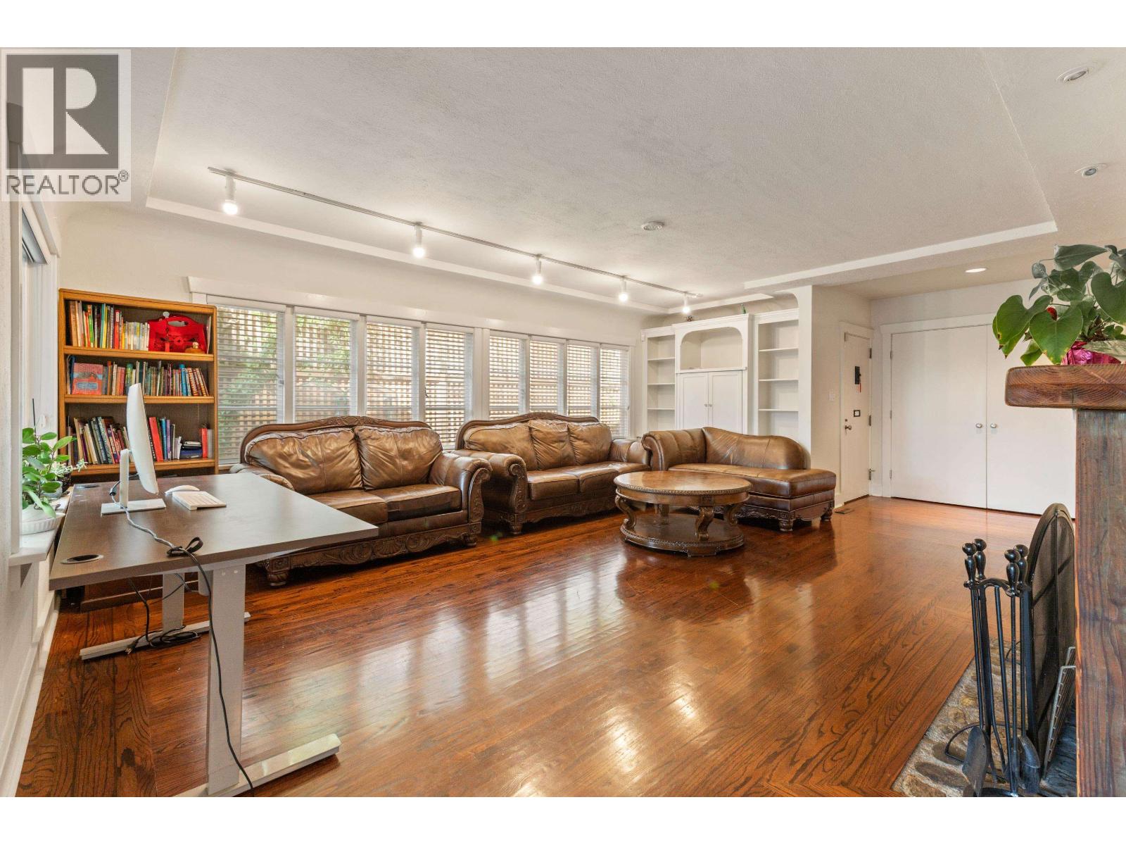 1340 PALMERSTON AVENUE, West Vancouver