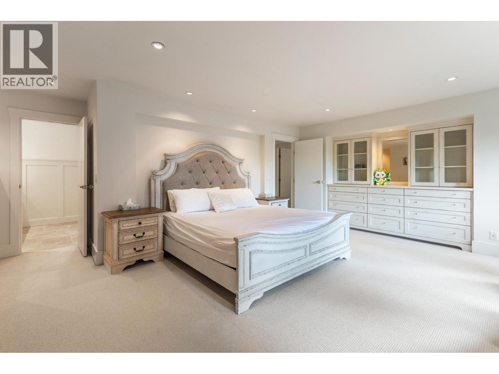1340 PALMERSTON AVENUE, West Vancouver