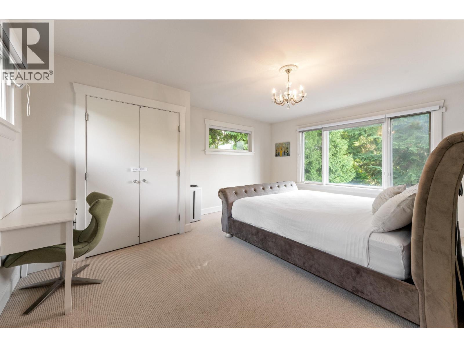 1340 PALMERSTON AVENUE, West Vancouver