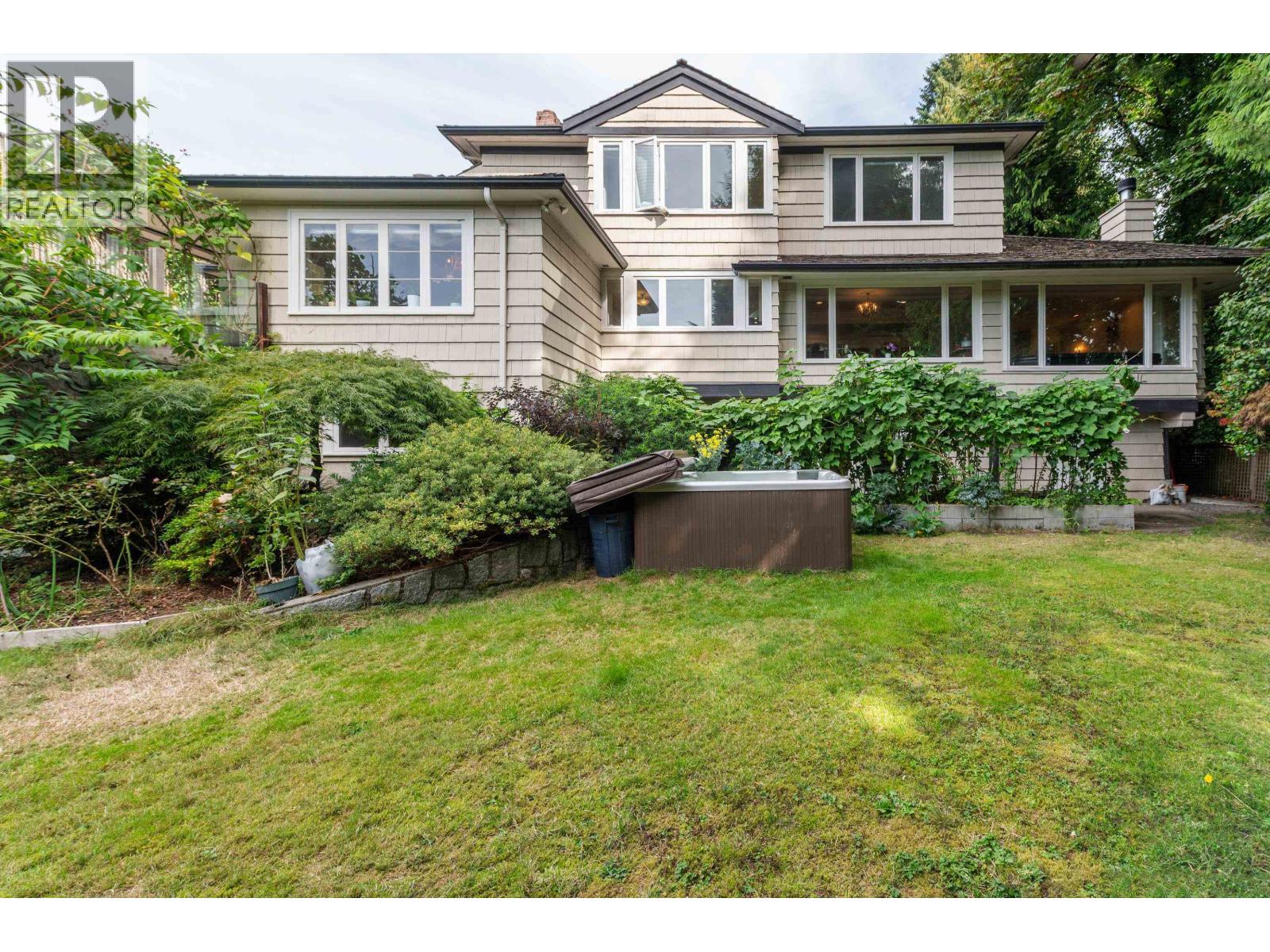 1340 PALMERSTON AVENUE, West Vancouver