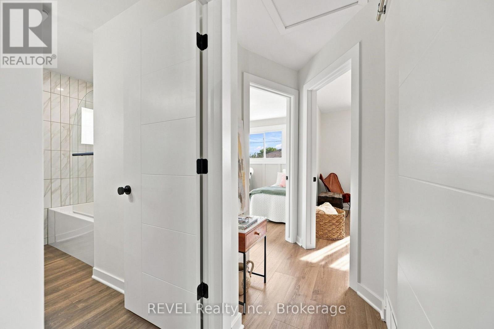 34 OAKWOOD STREET - 11