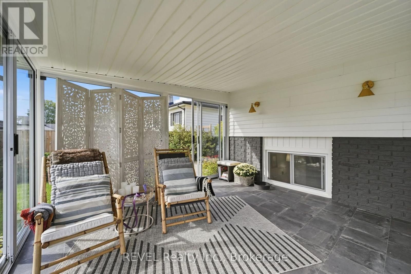 34 OAKWOOD STREET - 27