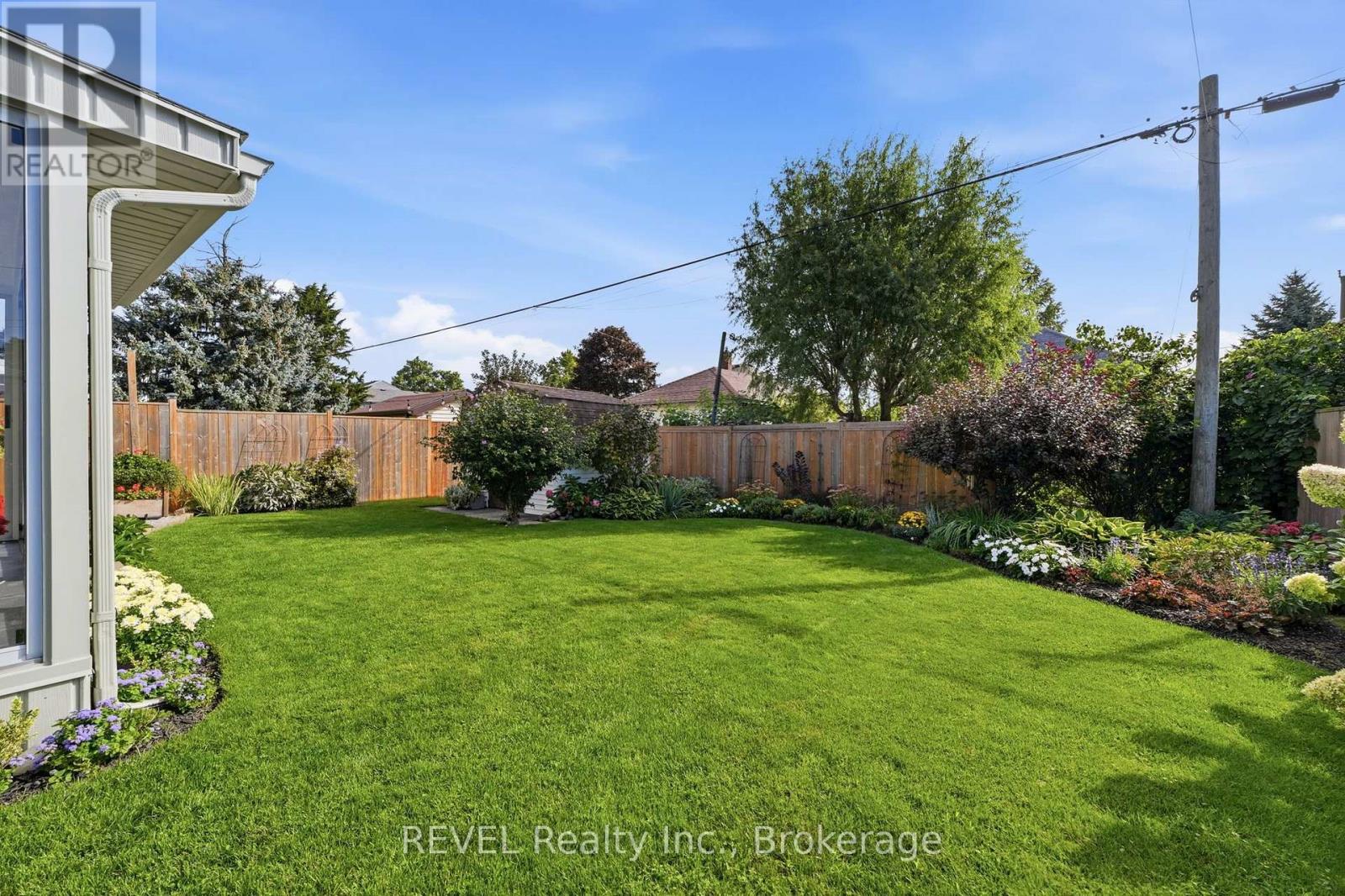 34 OAKWOOD STREET - 32
