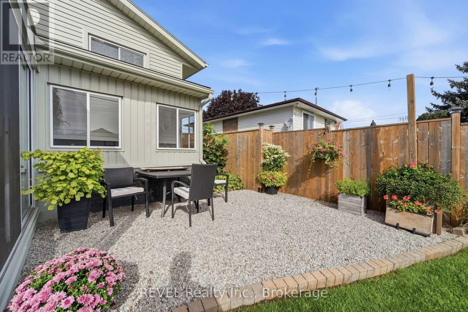 34 OAKWOOD STREET - 31