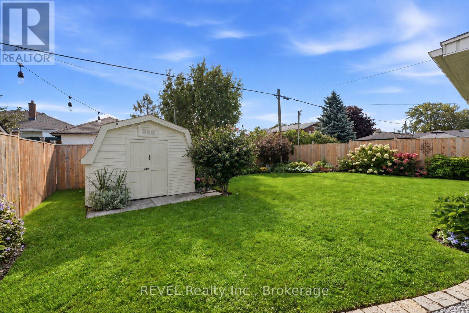34 OAKWOOD STREET - 33