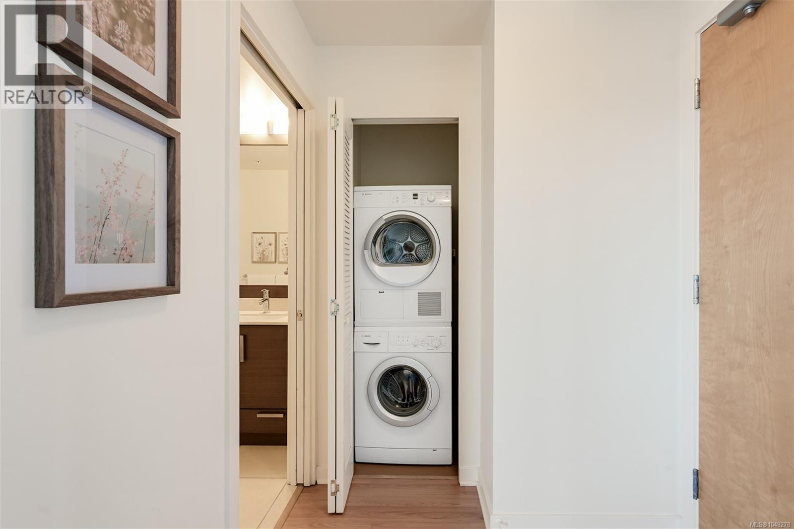 #406 399 Tyee Rd - 47