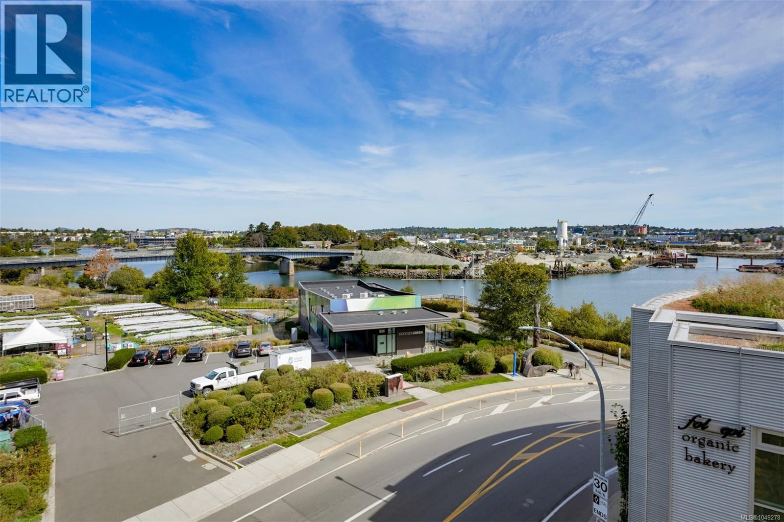 #406 399 Tyee Rd - 64