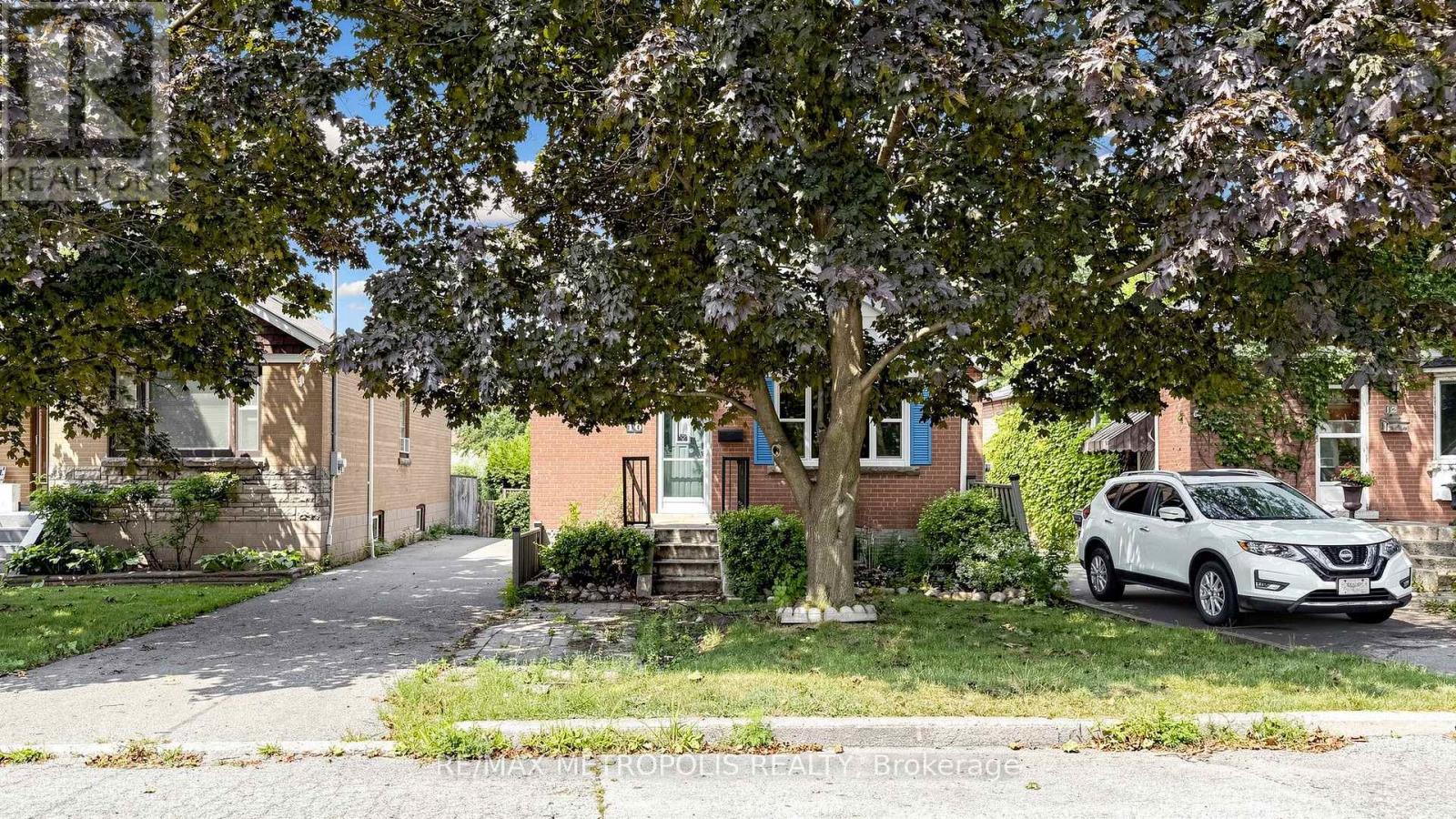 10 DAVIDSON AVENUE - 1