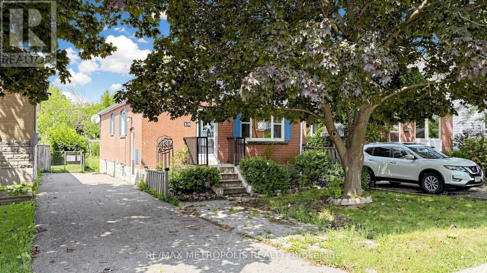 10 DAVIDSON AVENUE - 2
