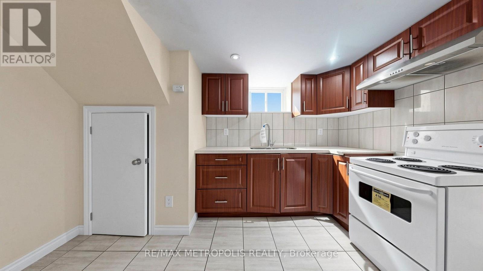 10 DAVIDSON AVENUE - 26
