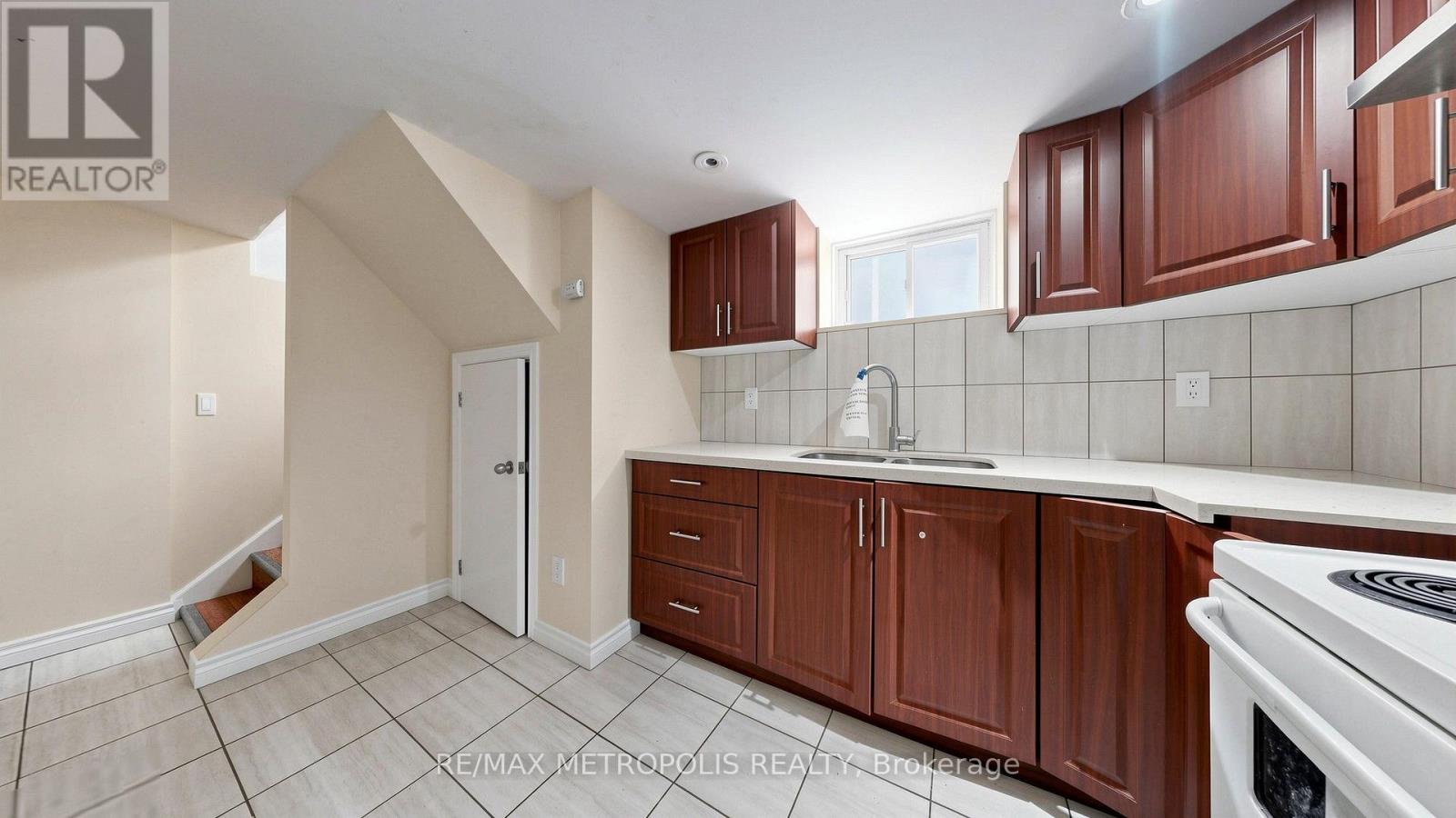 10 DAVIDSON AVENUE - Image 27
