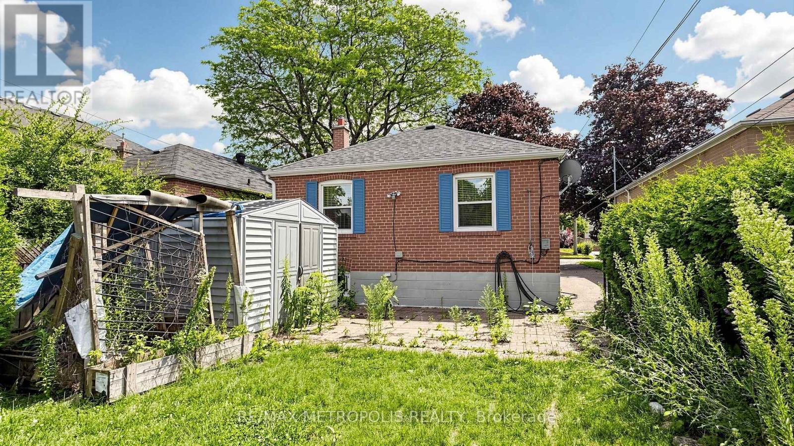 10 DAVIDSON AVENUE - 38