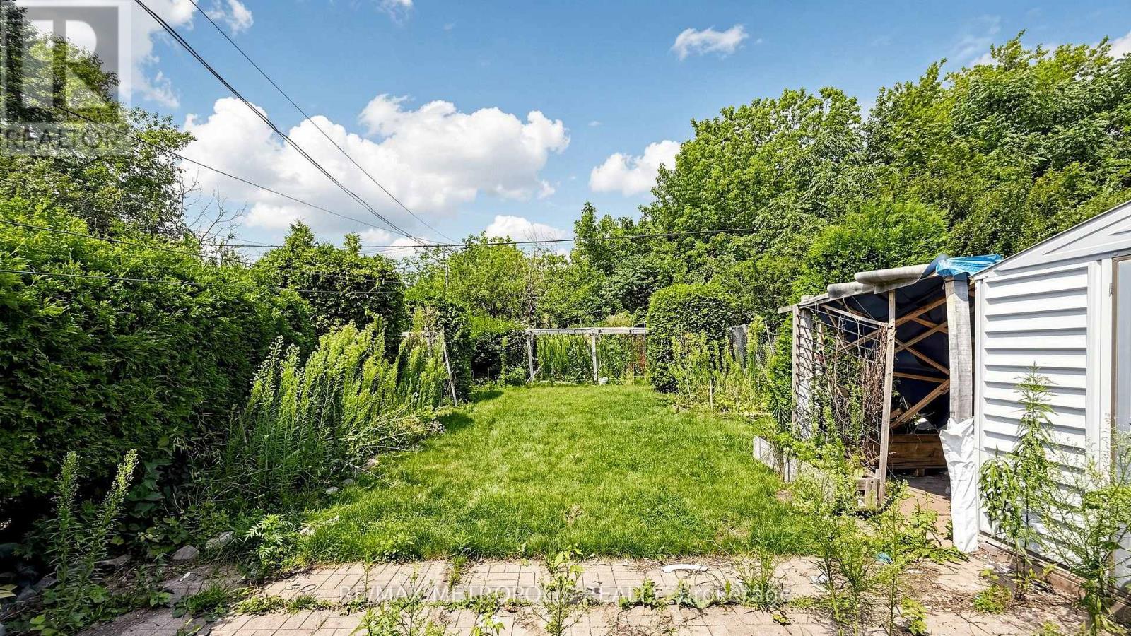 10 DAVIDSON AVENUE - 40