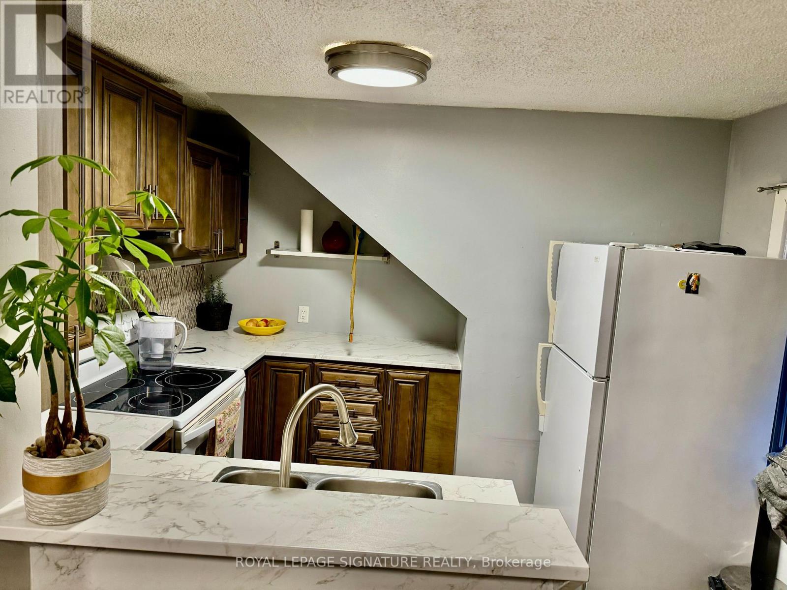 395 PINE AVENUE - 11