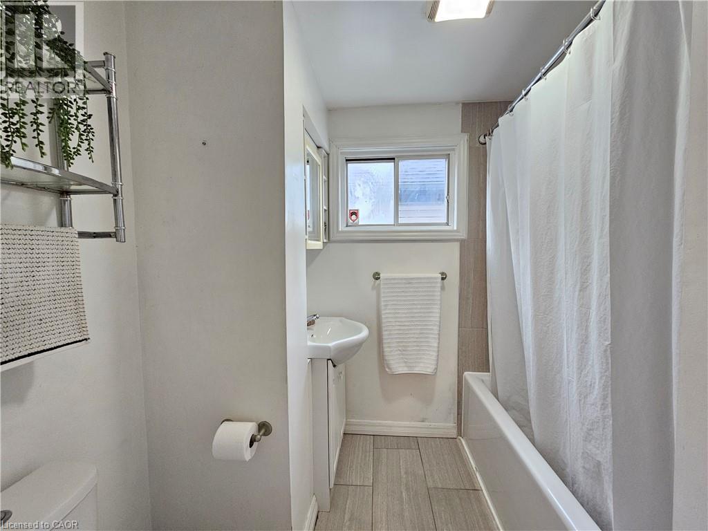 643 UPPER WELLINGTON Street - 14