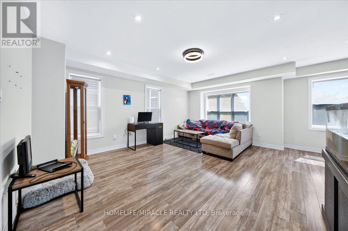 27- 1 Leggott Avenue, Barrie, ON photo 19