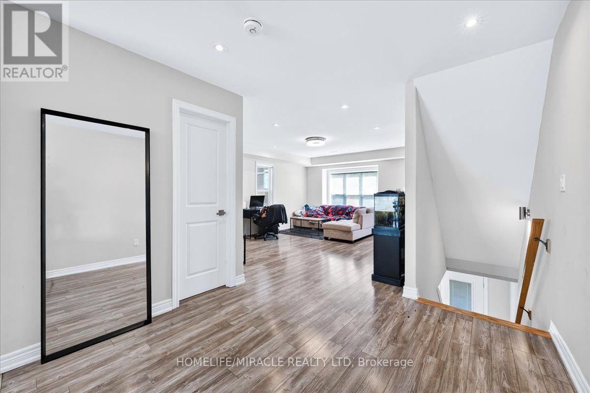 27- 1 Leggott Avenue, Barrie, ON photo 25