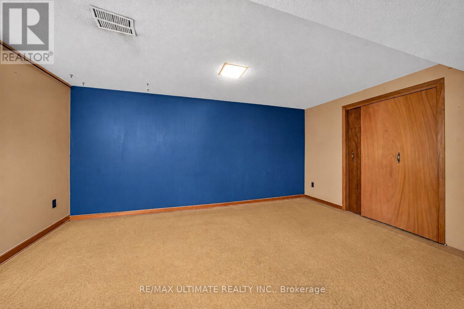 239 EILEEN AVENUE - 17