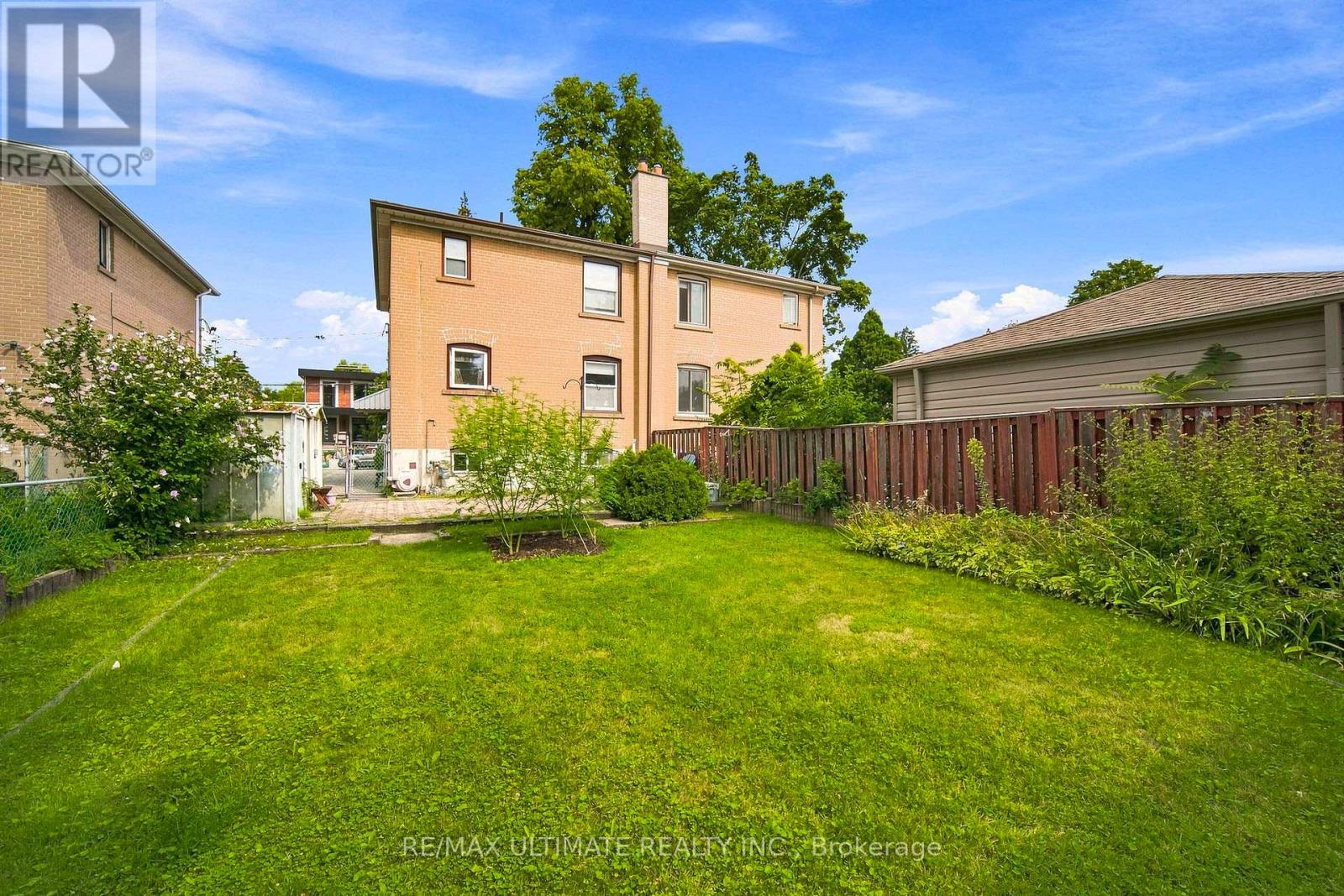 239 EILEEN AVENUE - 23