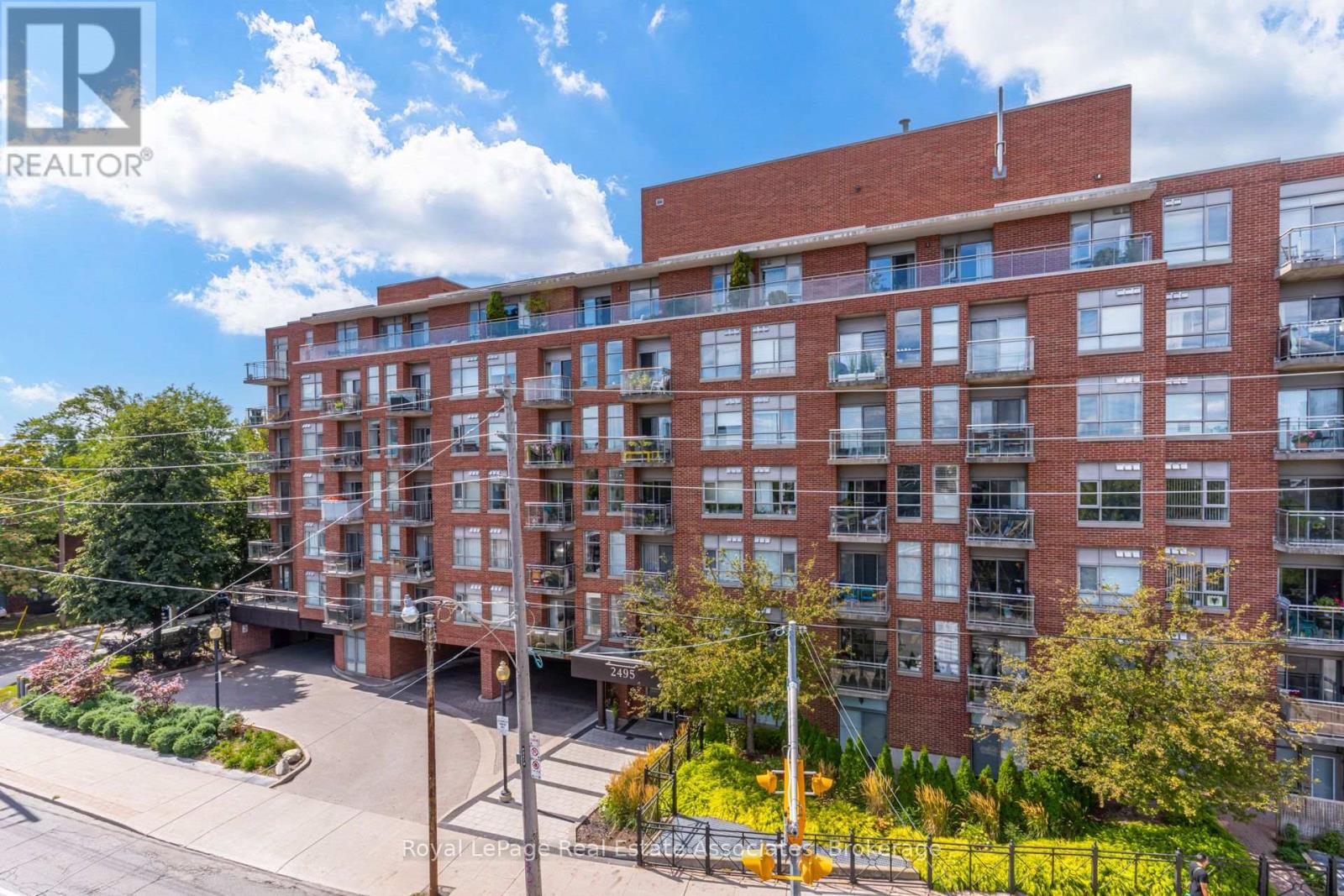 #605 2495 DUNDAS STREET W - 2