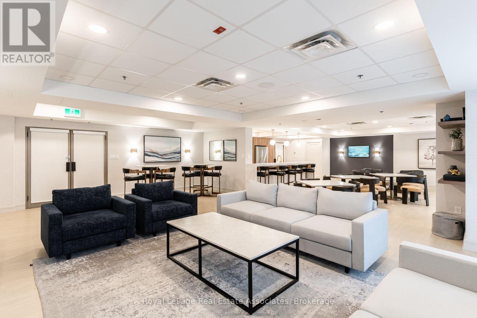 #605 2495 DUNDAS STREET W - 29