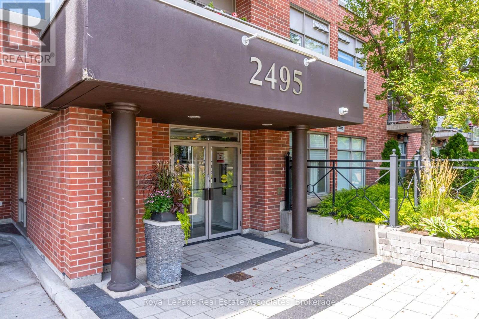 #605 2495 DUNDAS STREET W - 30
