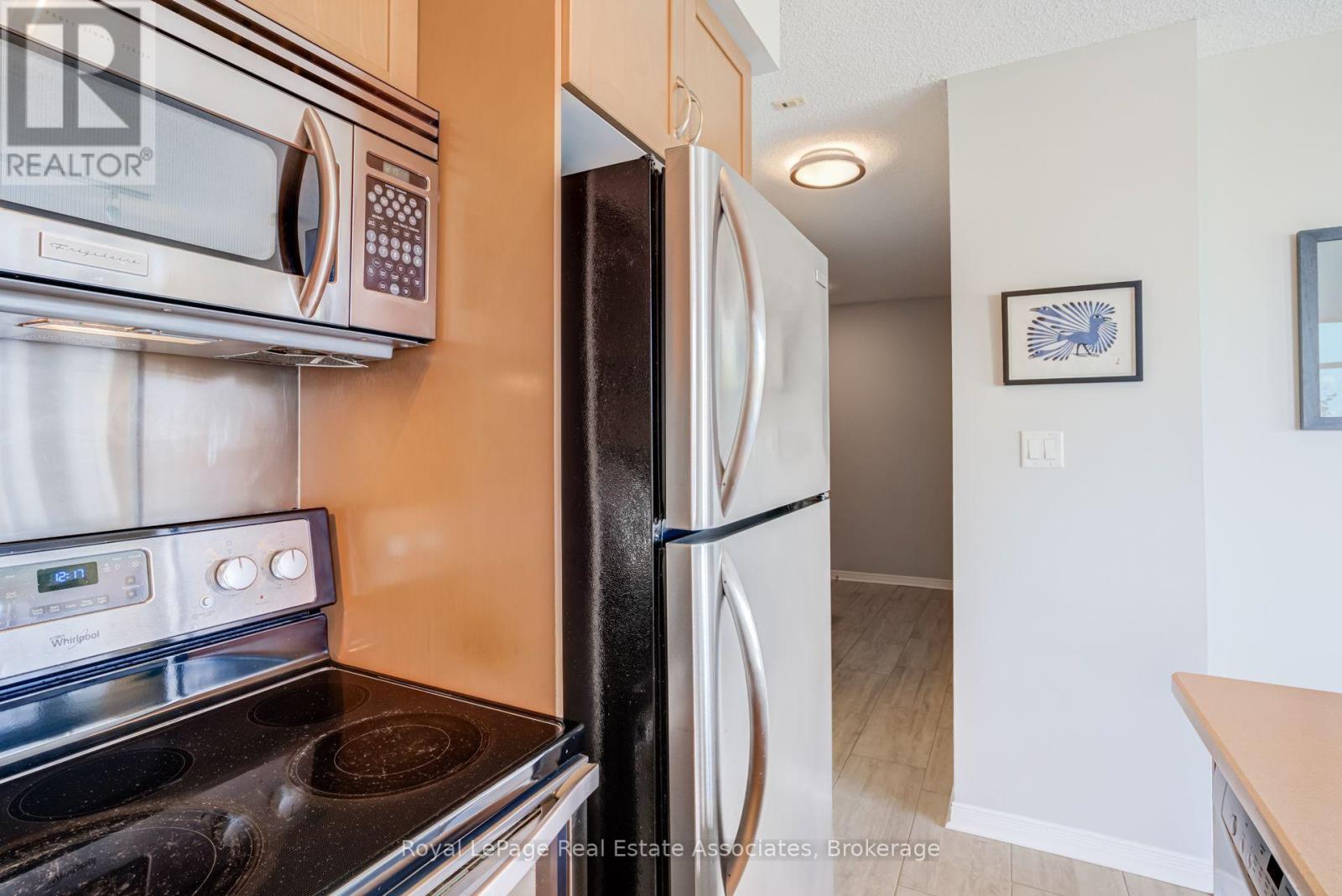 #605 2495 DUNDAS STREET W - 6