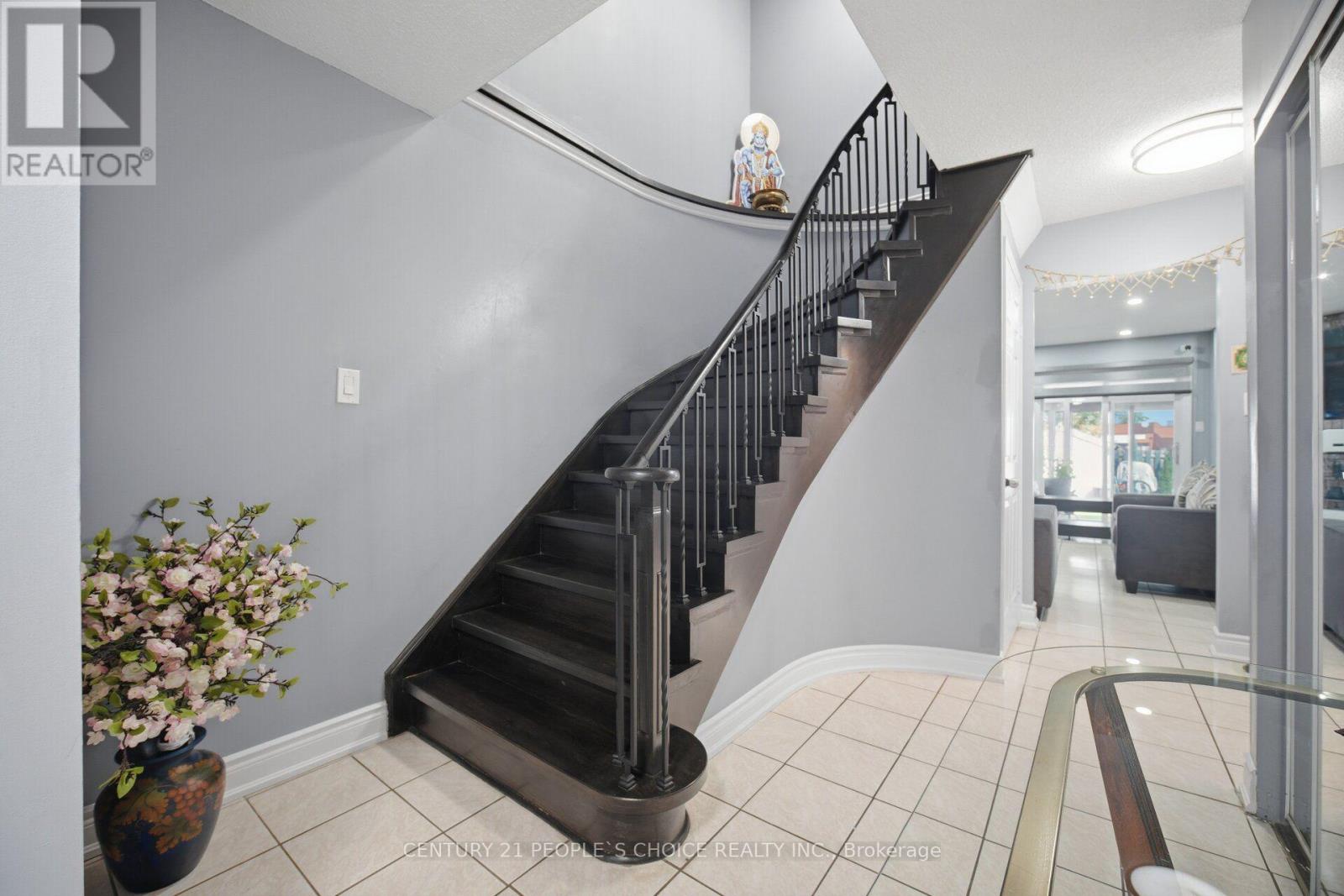 49 CATHY JEAN CRESCENT - 21