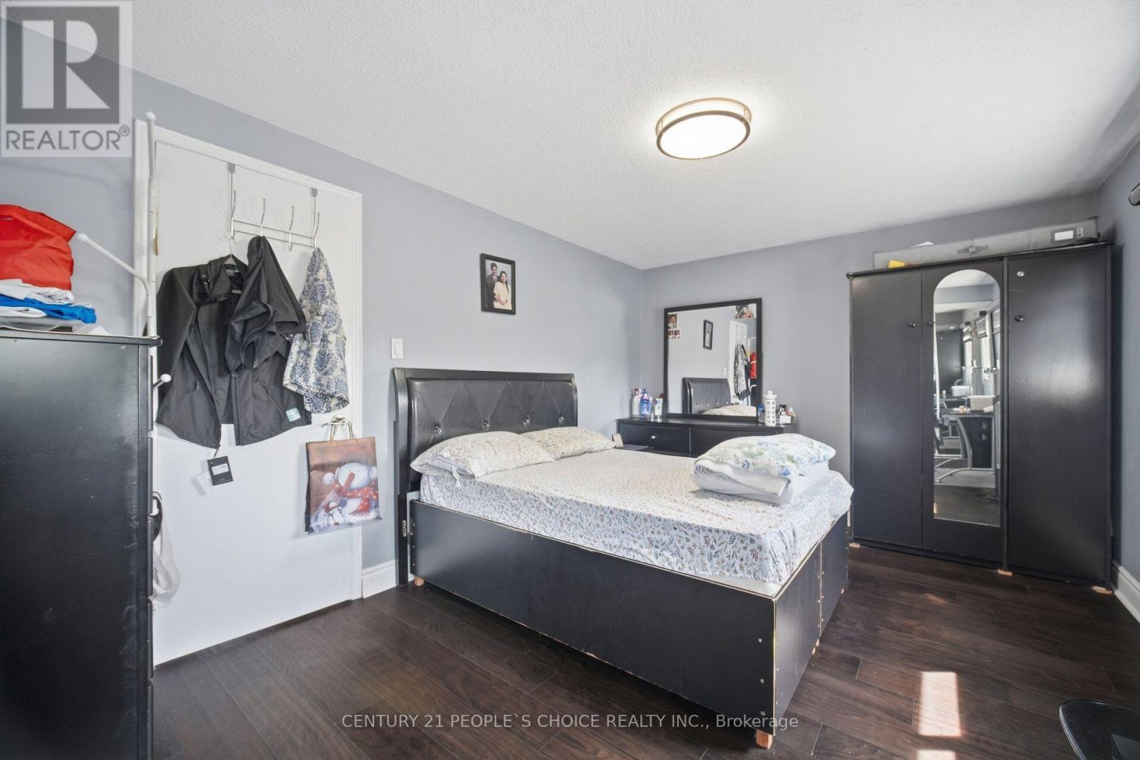 49 CATHY JEAN CRESCENT - 24