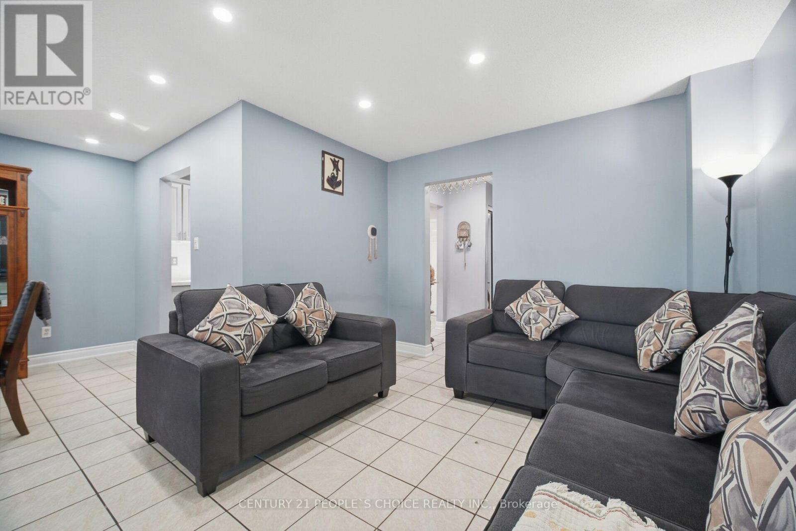 49 CATHY JEAN CRESCENT - 9