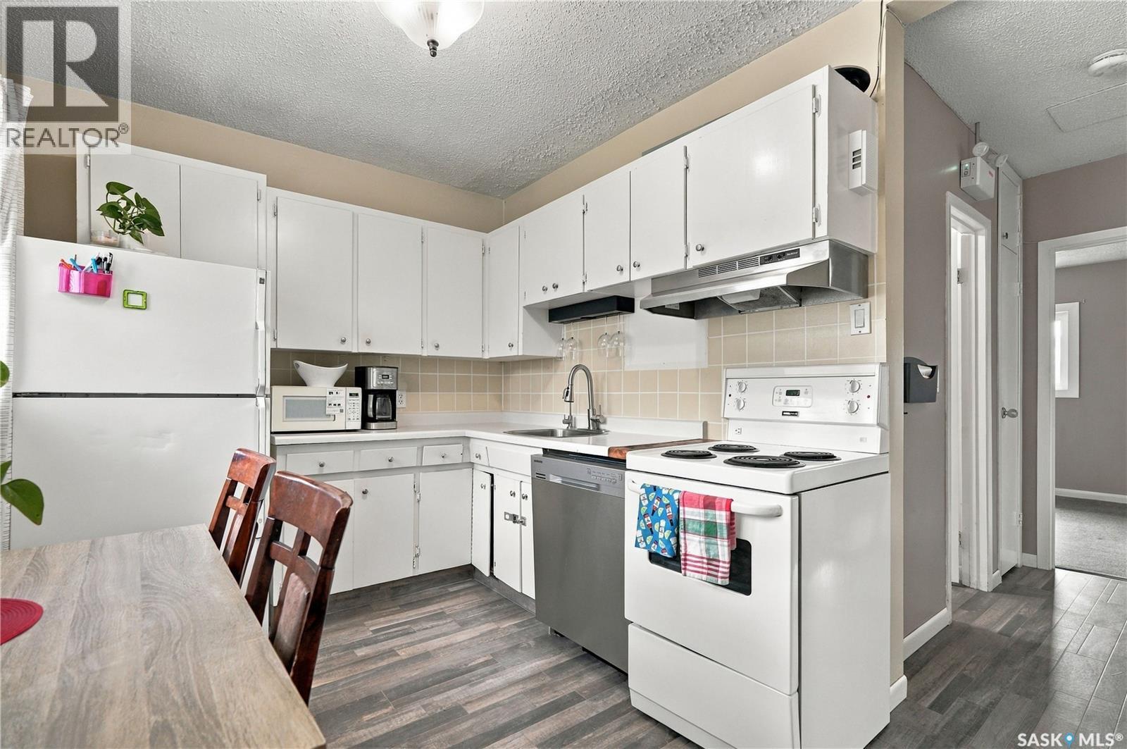 1518 I AVENUE N, Saskatoon — photo 21