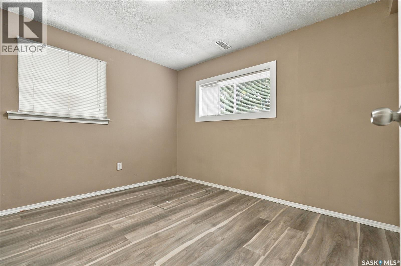 1518 I AVENUE N, Saskatoon — photo 27