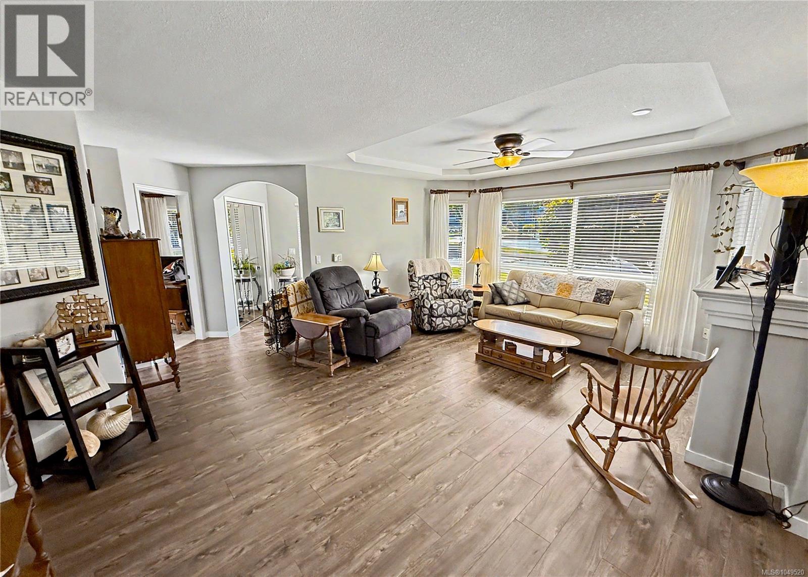 586 Hampstead St - 2