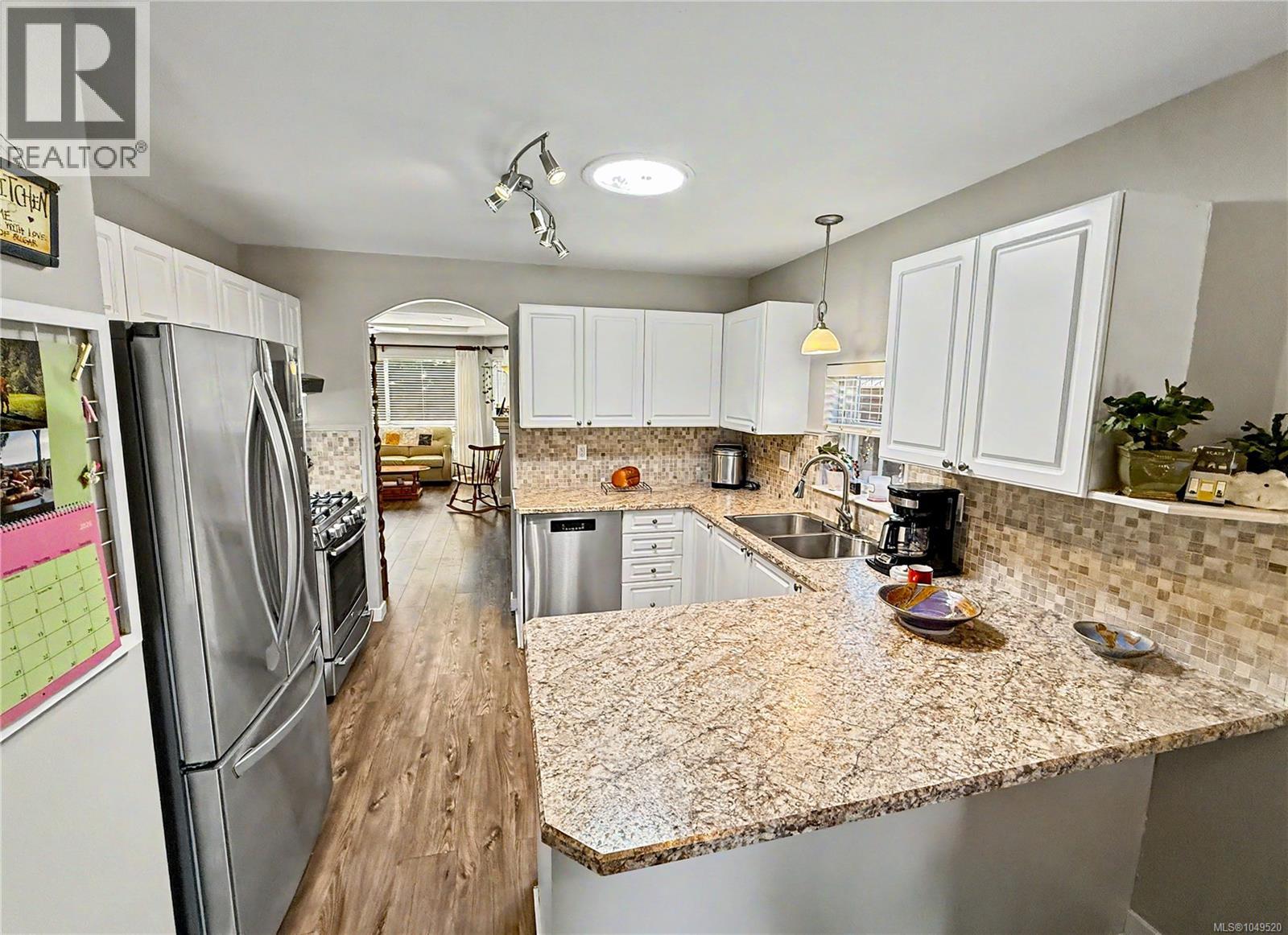 586 Hampstead St, Parksville