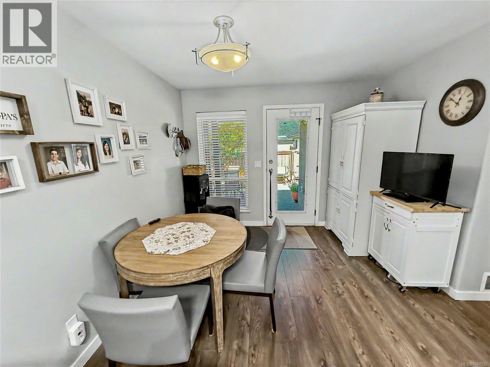 586 Hampstead St, Parksville