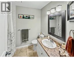 586 Hampstead St, Parksville, BC V9P2T7 Photo 14