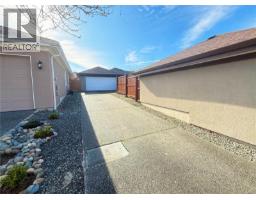 586 Hampstead St, Parksville, BC V9P2T7 Photo 17