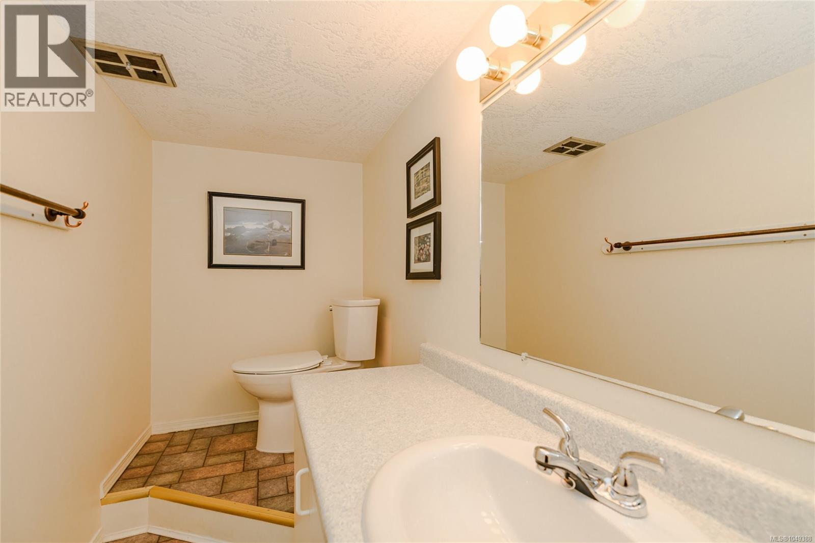244 Moss St - 29