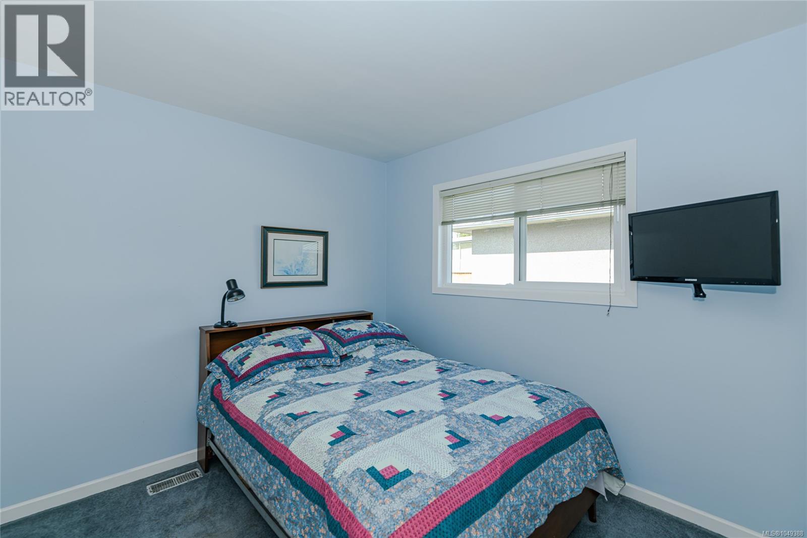 244 Moss St - 19