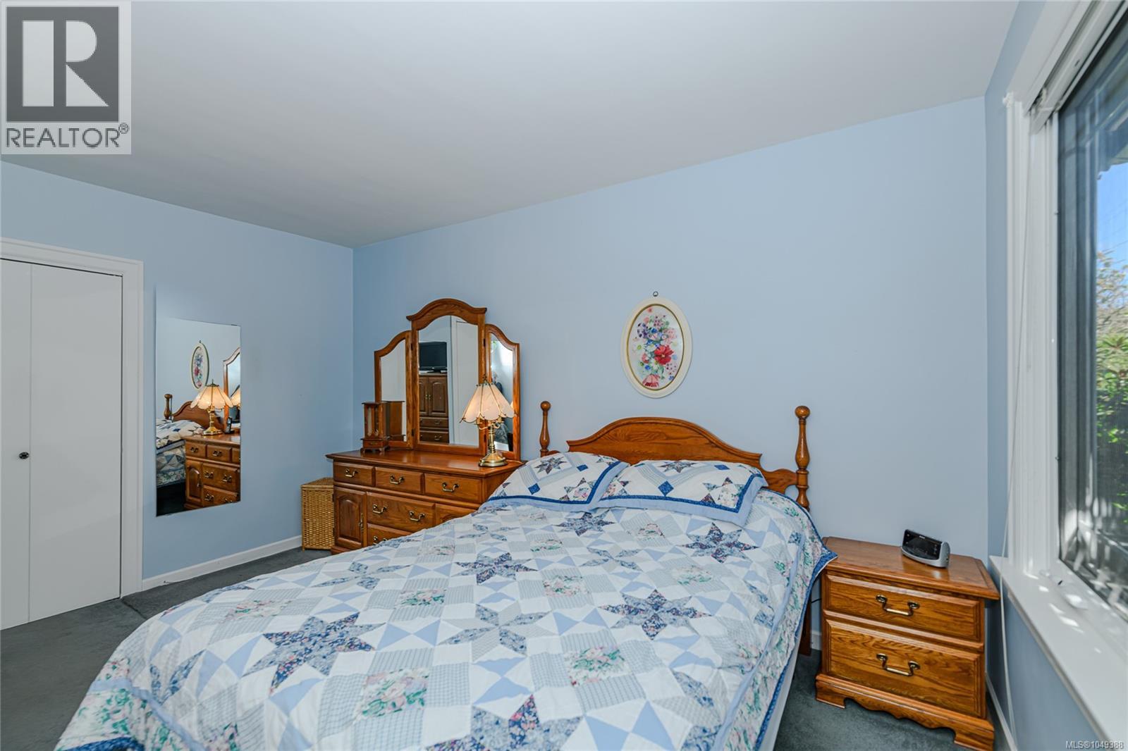 244 Moss St - 15