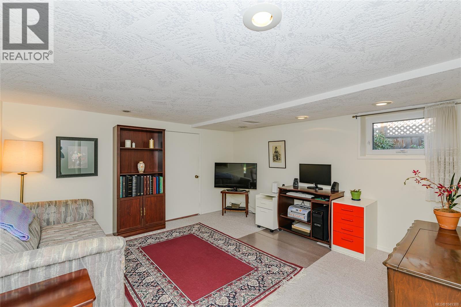 244 Moss St - 22