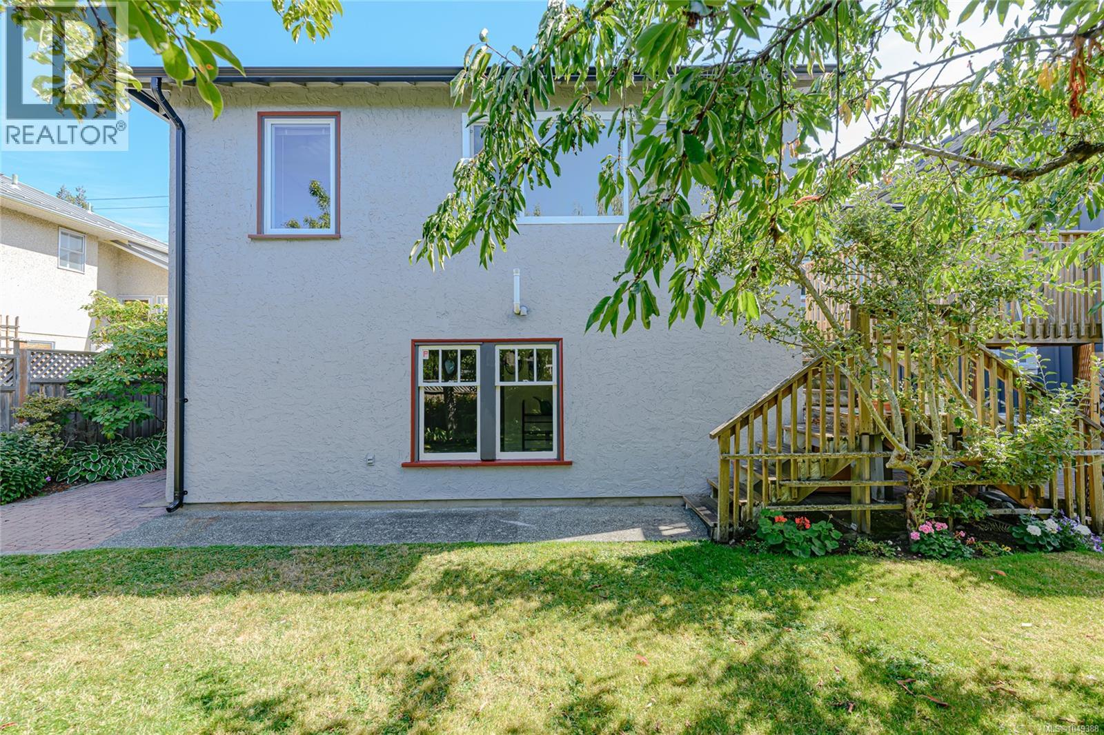 244 Moss St - Image 39